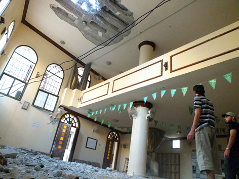 Beschädigte Moschee in der syrischen Stadt Homs