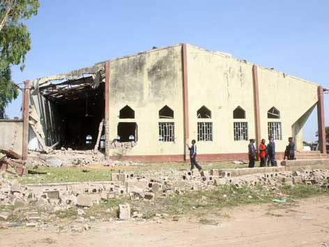 Eine Kirche in Nigeria nach einem Bombenanschlag.