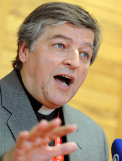 Helmut Schüller bei der Konkurrenzveranstaltung von "Wir sind Kirche" zum deutschen Katholikentag 2012