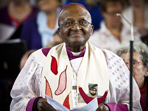 Desmond Tutu bei einer Messe