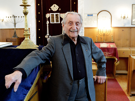 Marko Feingold in der Salzburger Synagoge