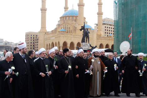 Muslimische und christliche Geistliche anlässlich des 38. Jahrestages des libanesischen Bürgerkrieges.