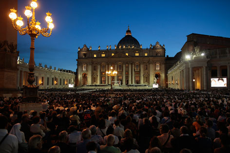 Der Petersplatz am 7.9.2013. Zehntausende Gläubige beten für Frieden in Syrien