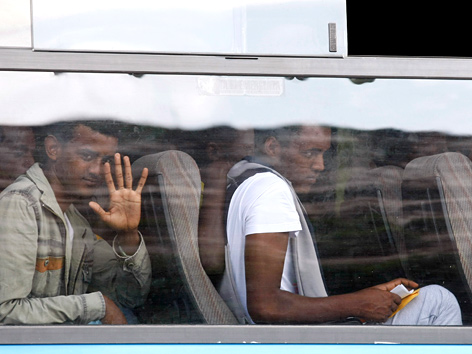 Flüchtlinge unterwegs in das Einwanderungszentrum von Lampedusa
