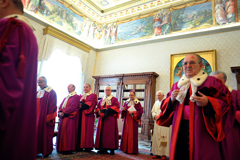 Die römische Rota im Vatikan mit Papst Benedikt XVI.