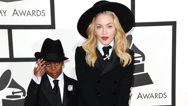 Madonna und Adoptivsohn David im Partnerlook bei den Grammys 2014