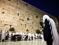 Juden beten an der Klagemauer.