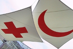 Die Logos der internationalen Rotkreuz- und Rothalbmond-Bewegung in Genf.