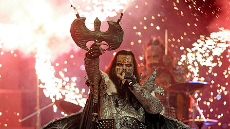 Lordi beim Song Contest auf der Bühne 