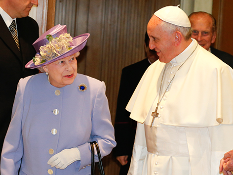Queen Elizabeth II. und Papst Franziskus