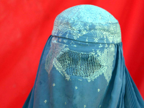 Frau mit Burka