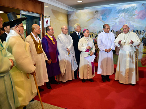 Papst Franziskus mit Südkoreanischen Religionsvertretern