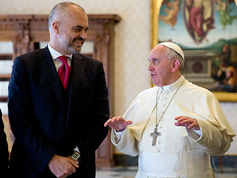 Papst Franziskus mit Albaniens Prämier Minister Edi Rama
