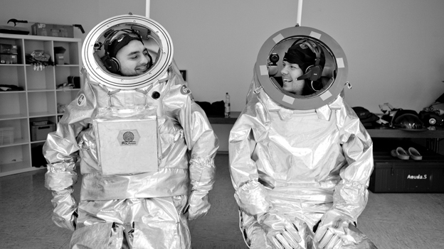 Zwei Männer beim Training der Analog-Astronauten