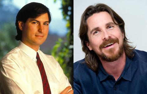 Steve Jobs in jungen Jahren und Christian Bale, lachend