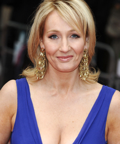 Joanne K. Rowling lächelt