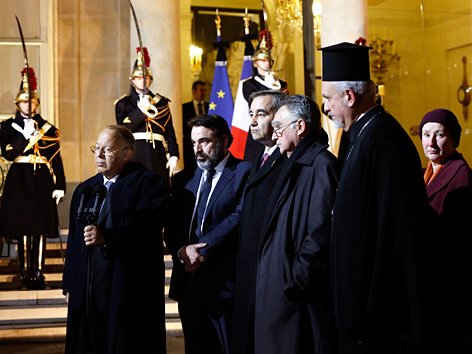 Frankreichs Religionsvertreter vor dem Elysee-Palast
