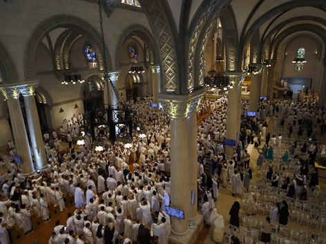 Gottesdienst in der Kathedrale von Manila