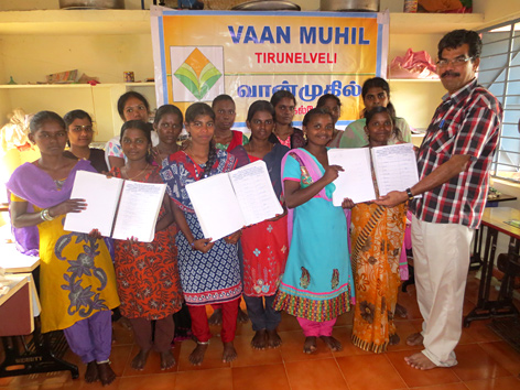 Übergabe einer Petition gegen Ausbeutung in Südindien (Tamil Nadu)