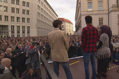 Gedenkveranstaltung "Stoppt das Massensterben im Mittelmeer" am Wiener Minoritenplatz