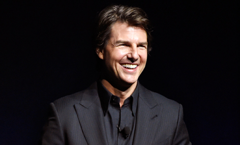 Tom Cruise lacht