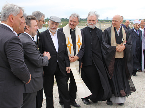 Segnung des Bauplatzes für den Campus der Religionen in Wien Aspern
