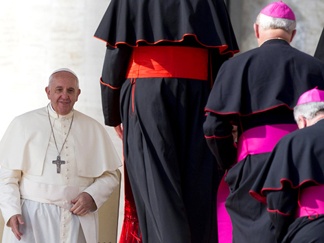 Papst Franziskus und Bischöfe