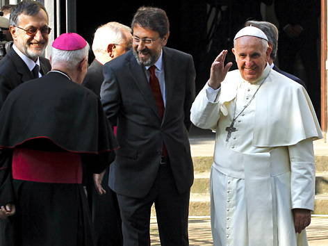 Papst Franziskus beim Besuch der Waldenser-Kirche in Turin