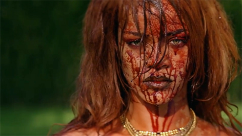 Rihanna im Video zu "Bitch Better Have My Money"