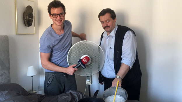 Philip Hansa und Werner Gruber basteln eine Klimaanlage