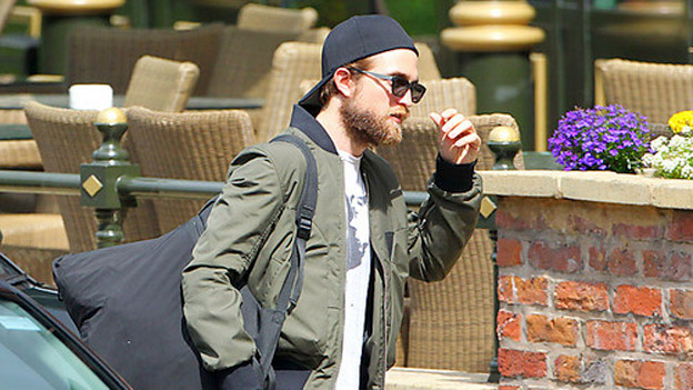 Robert Pattinson mit Vollbart