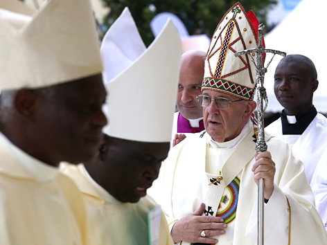 Papst Franziskus zelebriert eine Messe in Nairobi, Kenia