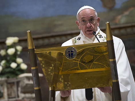 Papst Franziskus predigt