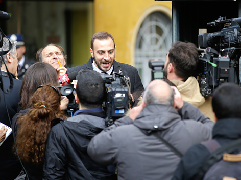 Emiliano Fittipaldi mit Journalisten