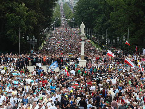 Massen während einer Zeremonie in Jasna Gora, Polen