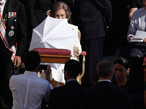 Spaniens Königin Sofia bei der Heiligsprechung von Mutter Teresa