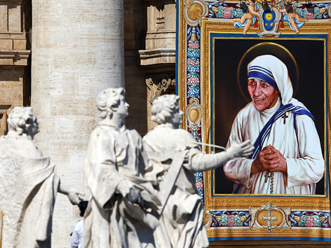 Bild von Mutter Teresa auf dem Petersplatz