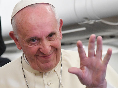 Papst gegen Ausgrenzung von Schwulen und Lesben