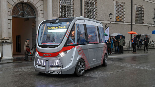 Minibus ohne Fahrer in Salzburg