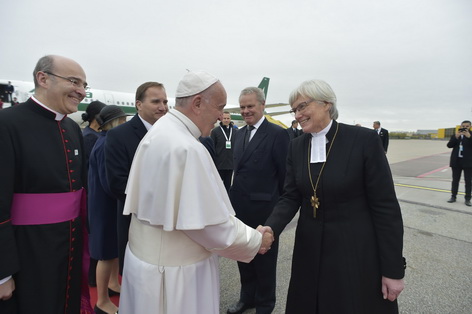 Papst Franziskus und die Erzbischöfin der lutherischen Kirche Schwedens, Antje Jackelen
