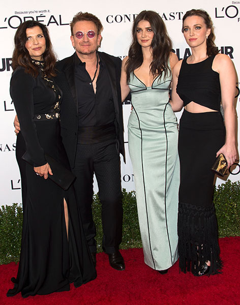 Bono mit Ehefrau und Töchtern