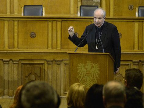 Kardinal Christoph Schönborn beim Gedenken an die Missbrauchsopfer im Parlament