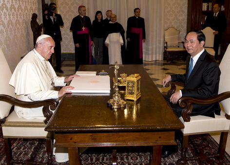 Präsident des Vietnams  Tran Dai Quang beim Papst