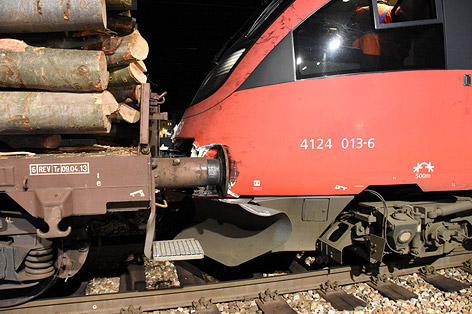 Zusammenstoß einer S-Bahn mit einem Güterwaggon