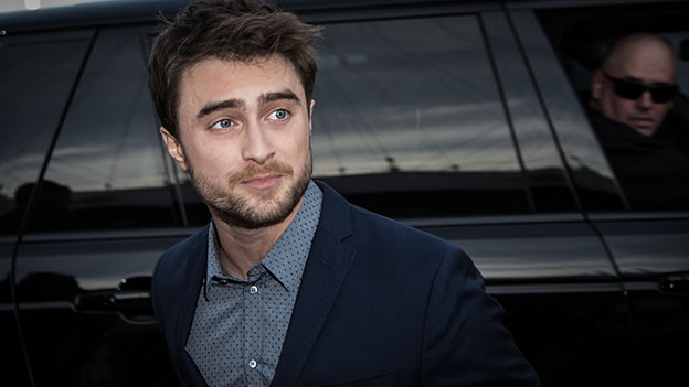 Daniel Radcliffe steigt aus einem Auto