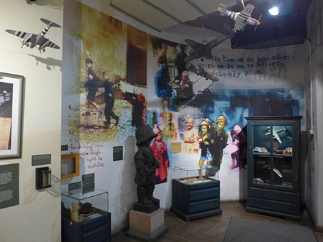 Raum der kleinen Aufständischen im Museum des Warschauer Aufstands