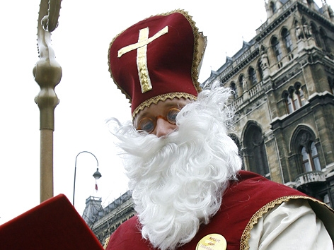 Ein verkleideter Nikolaus