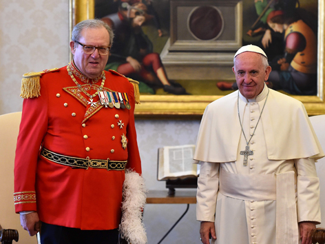 Robert Matthew Festing und Papst Franziskus