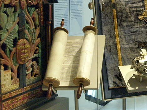 Eine Torah-Rolle