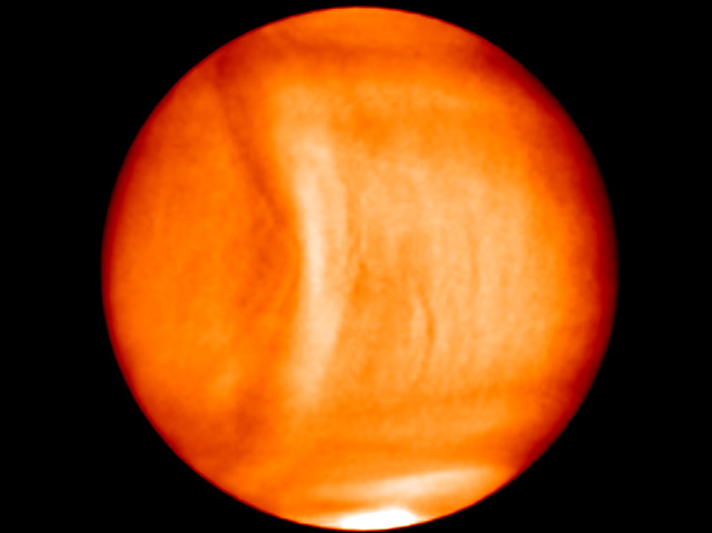 Die bogenförmige Struktur auf der Venus